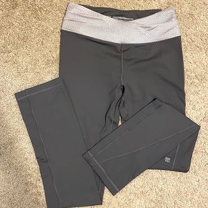 VS Sport straight leg yoga pants